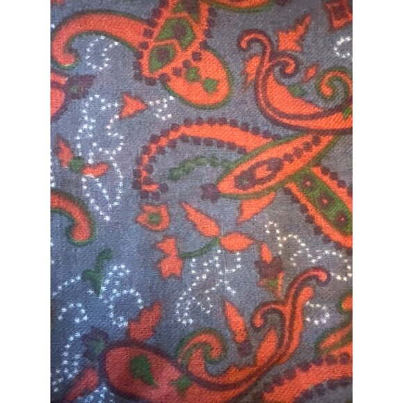 Fiorio Milano Paisley Wool Scarf Gray & Orange 100% Wool Lightweight Fringe Edge - Picture 3 of 5